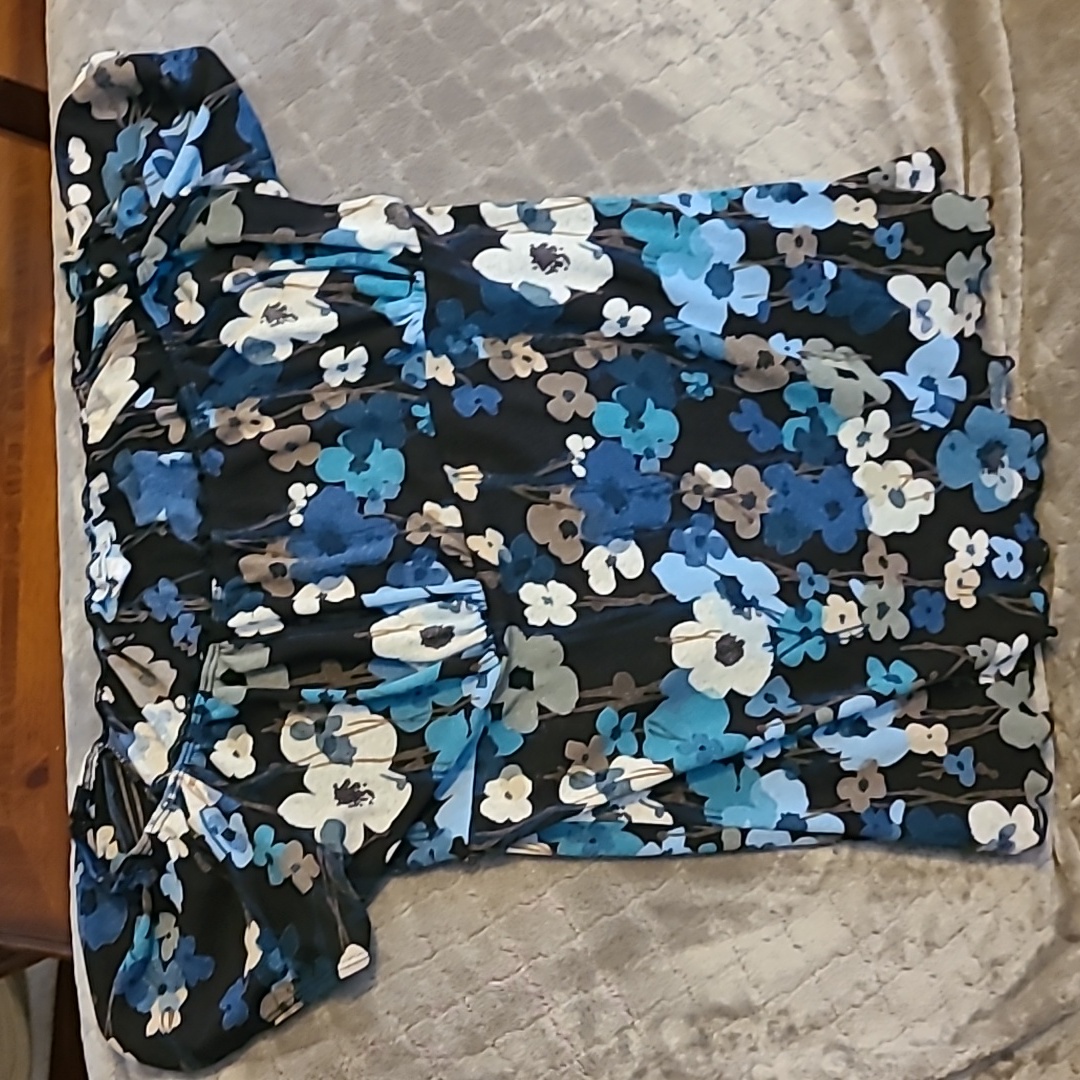 Top, Size Medium